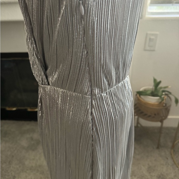 Stunning Silver dress by Gianni Bini, Size 6 - Picture 6 of 8